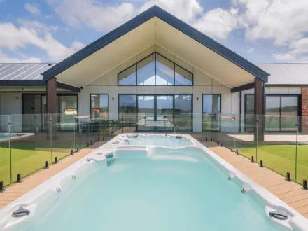 Constructed by: Pivot Homes, Material Partner: Timberzoo